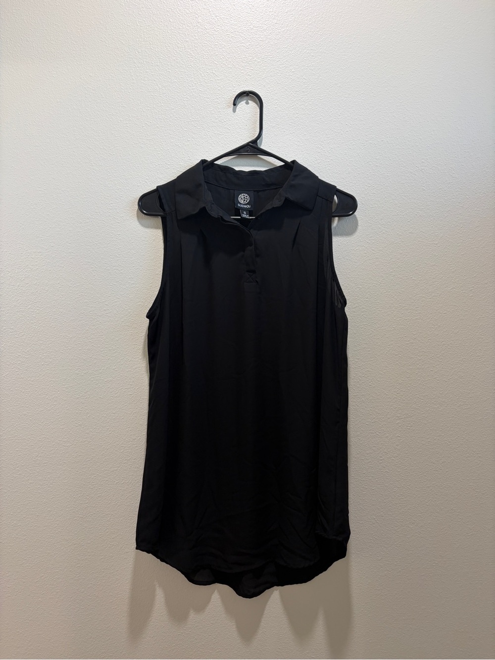 Bobeau Black Sleeveless Breathable Collared Top